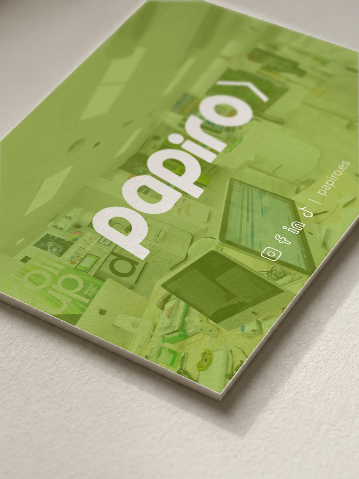 pcfg:native-clasica-macro|El papel y su canto
